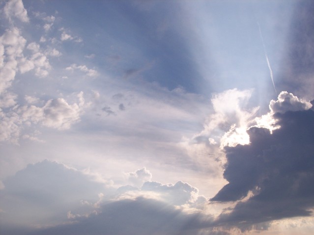 sky-1571018-639x478