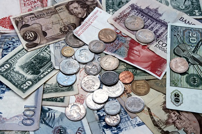money-money-1518532-1279x852