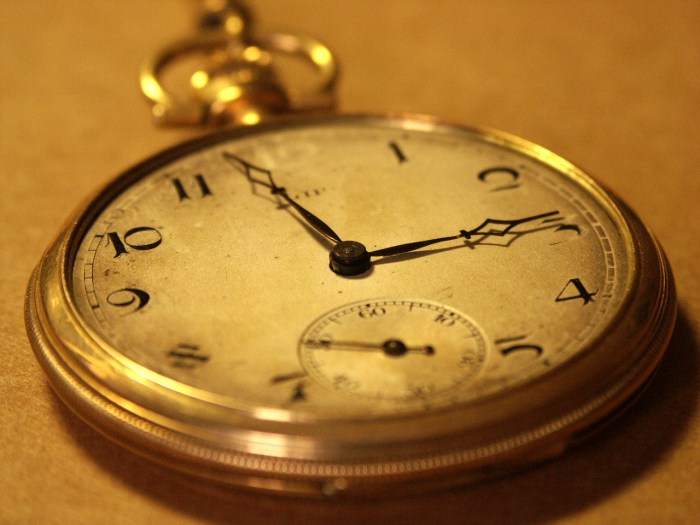 old-watch-1253869