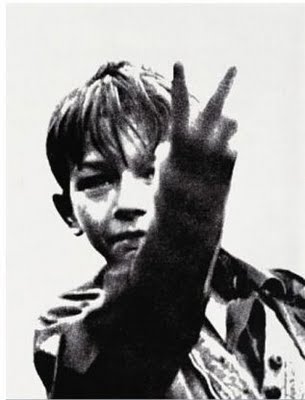 2-fingers-3